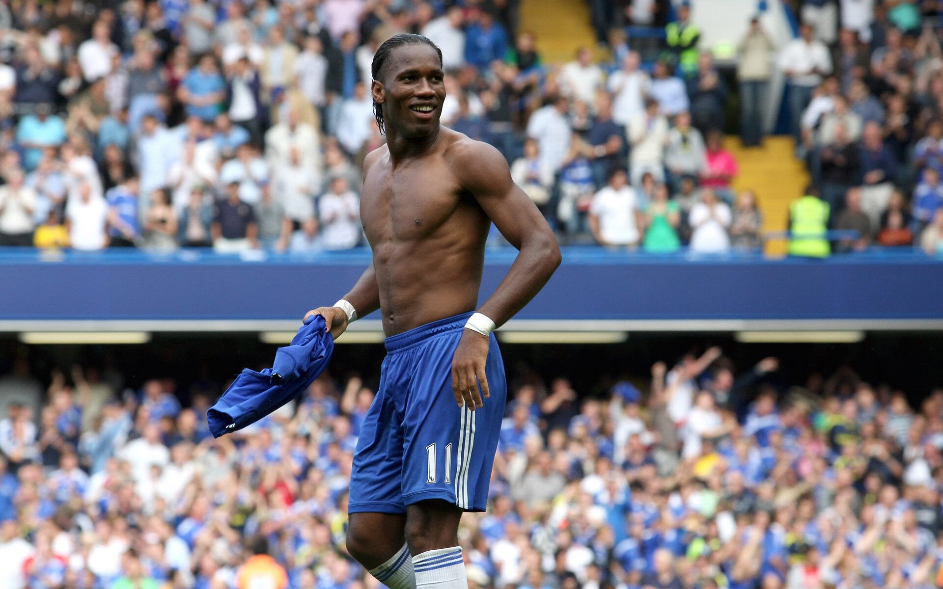 阿森纳连续得分压制曼城，奥纳纳在德甲争冠战接管比赛，现代足球的非典型英雄时代