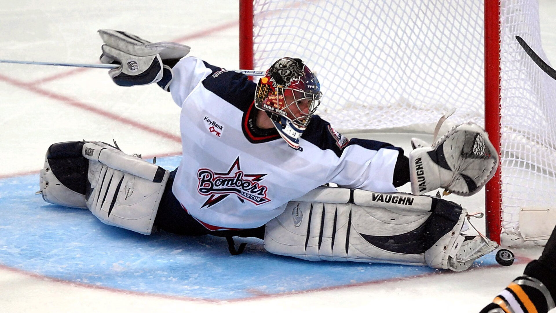 迪亚斯德甲封神夜，遥望故乡战火淬炼的足球魂